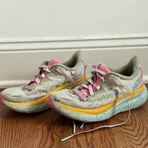 FREE PEOPLE X HOKA Clifton 8 // Running Shoes with Pink and Yellow Highlights
